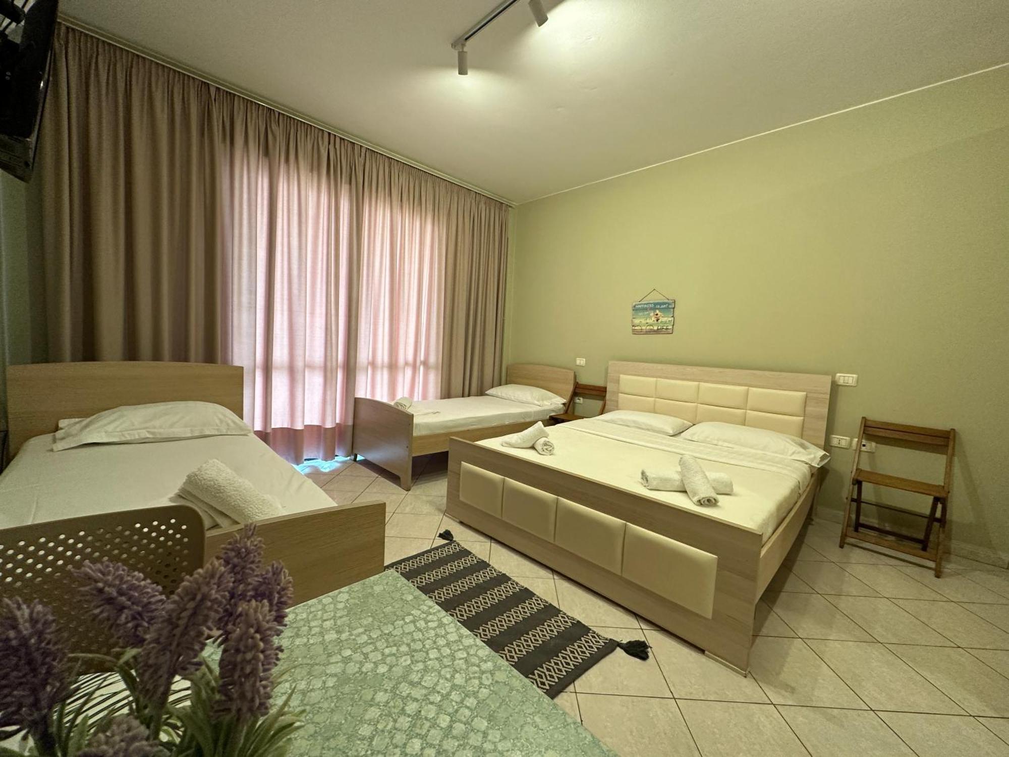 Rias Seaside Apartments Vlore Exterior photo